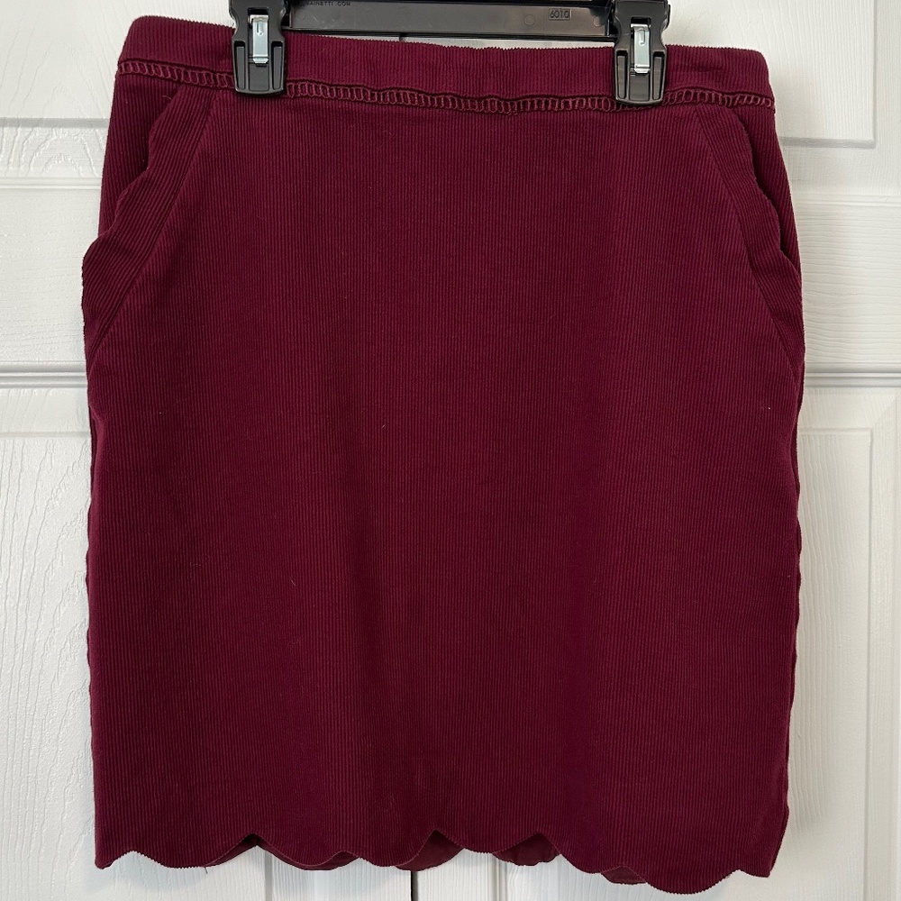 SKIES ARE BLUE Berenice Scallop Hem Skirt Burgundy